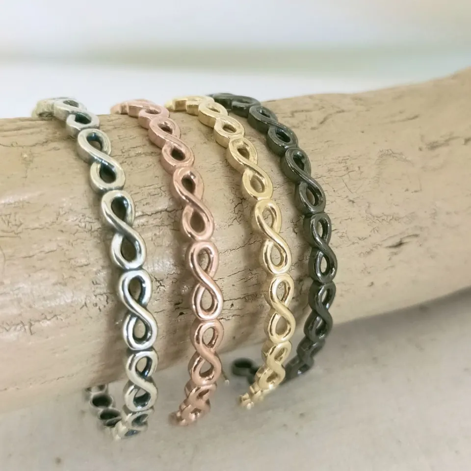 Bracciali | Orecchini*Spadarella Gioielli Orecchini a cerchio infinito - OR784