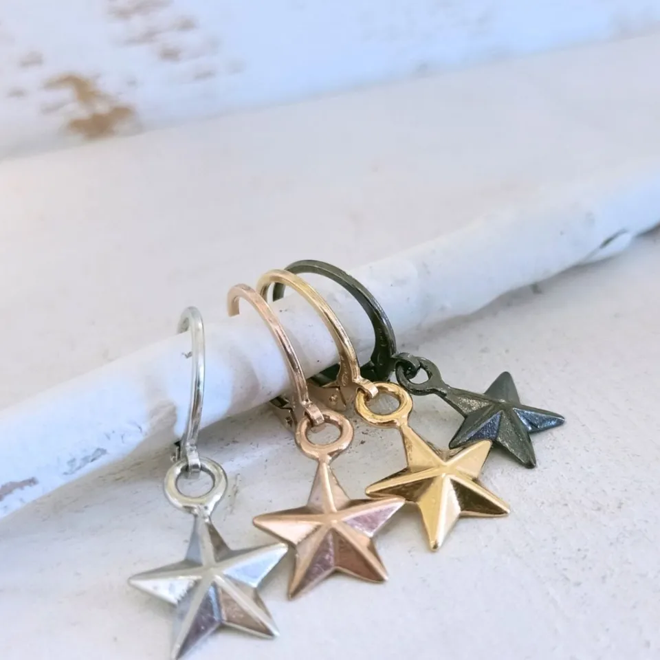 Bracciali | Orecchini*Spadarella Gioielli Orecchini a cerchio stella - OR824