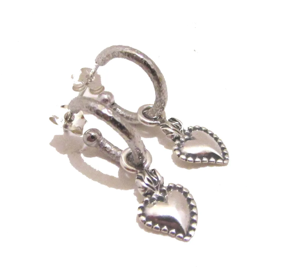 Bracciali | Orecchini*Spadarella Gioielli Orecchini cerchietto con pendente cuore sacro - OR734